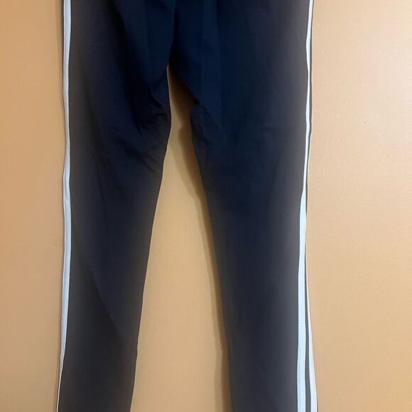 Adidas Black and White Leggings Sleek Athletic Style - Picture 3 of 4